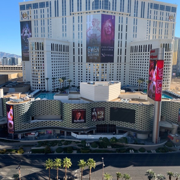 Meet your Posher, Joyce - Picture 8 of 12